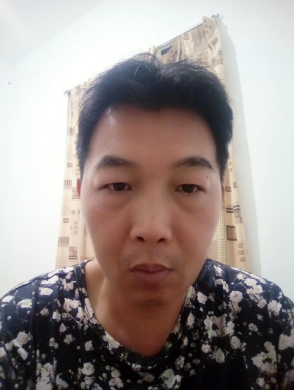 繁华哀伤的第一张照片--厦门婚介网