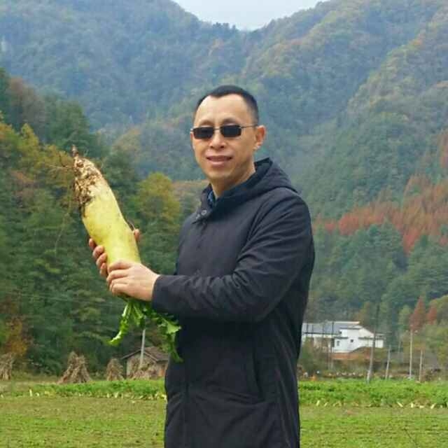 墨迹男的第一张照片--厦门婚介网
