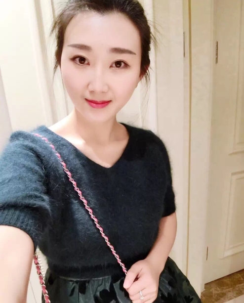 小妮的第三张照片--厦门婚介网