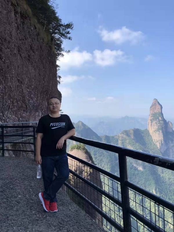 不杵于物的第一张照片--厦门婚介网
