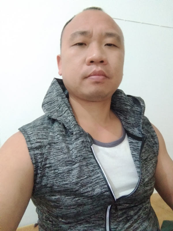 whm的第一张照片--厦门婚介网