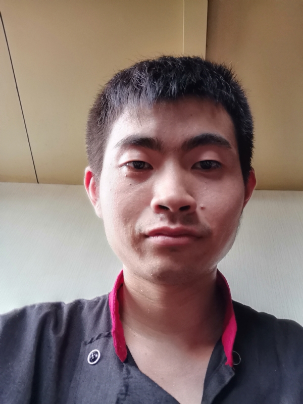 嗯的第一张照片--厦门婚介网
