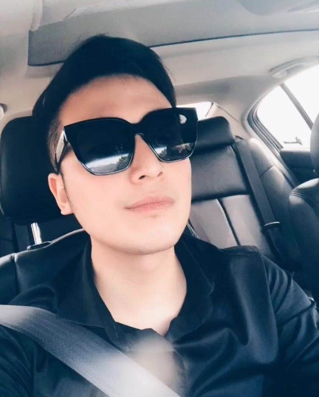 沉稳的第一张照片--厦门婚介网