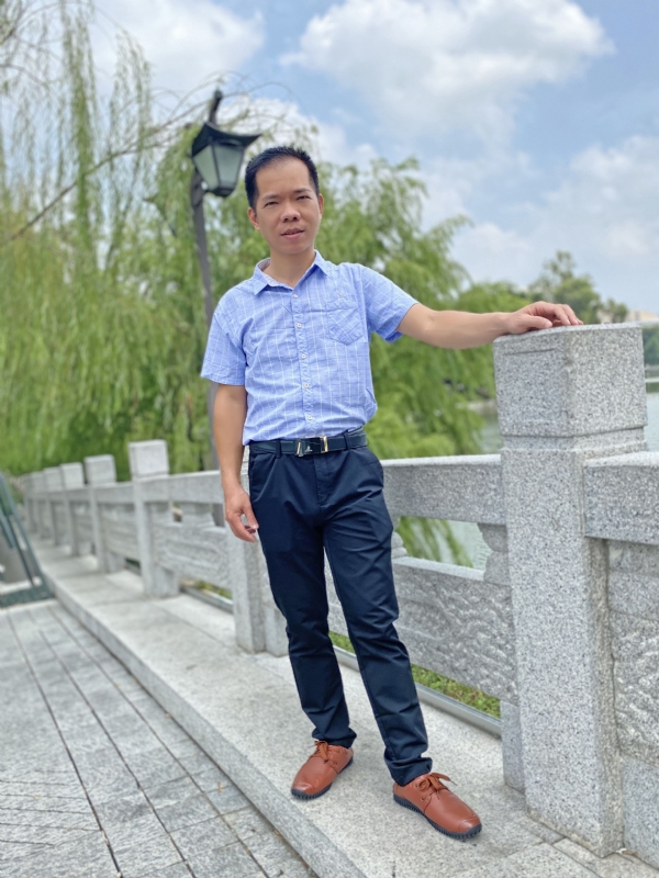 奇峰向阳的第一张照片--厦门婚介网