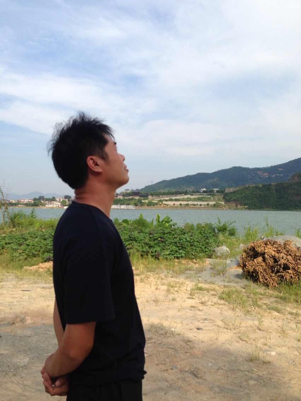 雾里看花的第一张照片--厦门婚介网