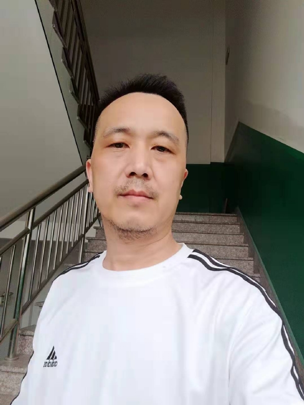 假如风有颜色的第一张照片--厦门婚介网