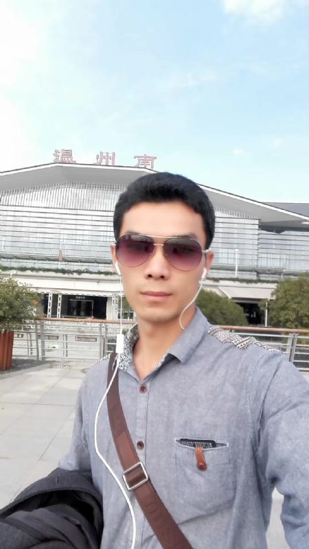 错把真心喂了狗的第三张照片--厦门婚介网