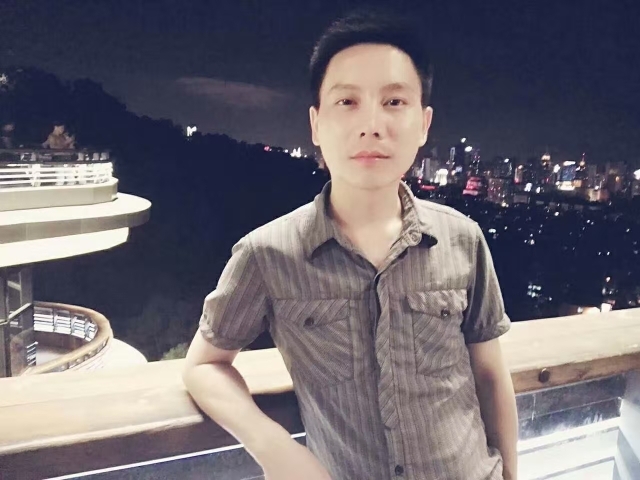 幕秋的第二张照片--厦门婚介网