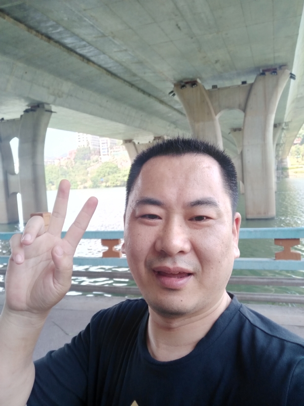 上人的第一张照片--厦门婚介网