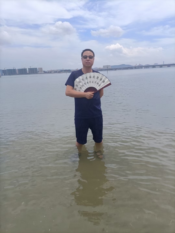 浪迹天涯的第一张照片--厦门婚介网