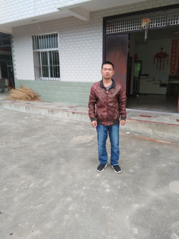 阿泉的第一张照片--厦门婚介网