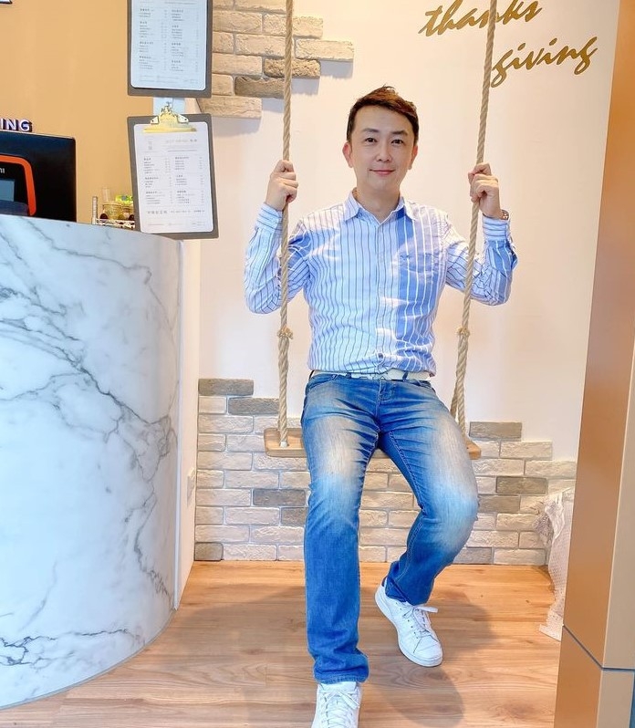 陈道明的第四张照片--厦门婚介网