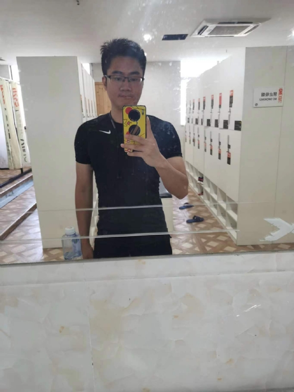 习惯发呆的第一张照片--厦门婚介网