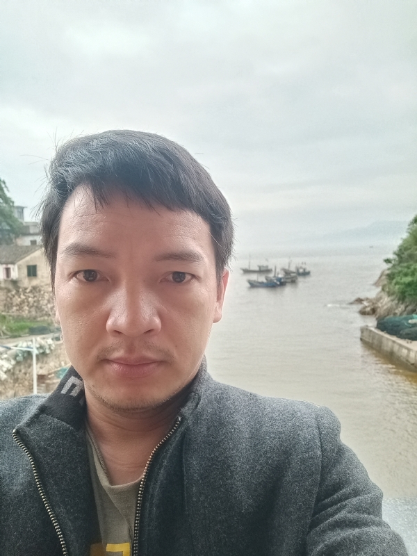 啊亮的第一张照片--厦门婚介网