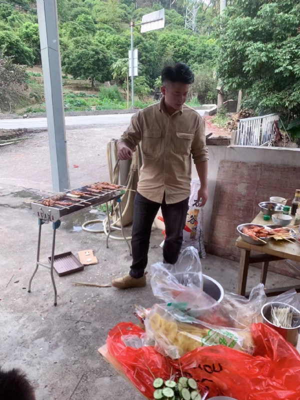 你黑我哟的第一张照片--厦门婚介网
