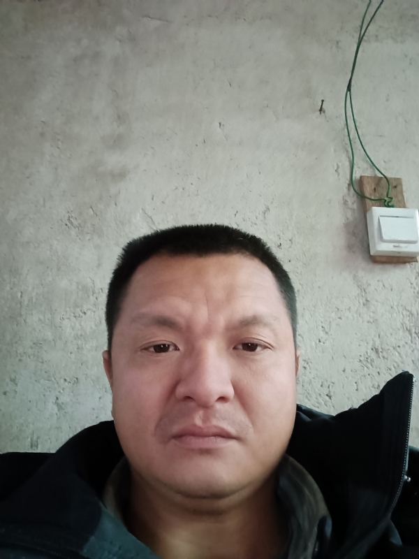 兰成龙的第四张照片--厦门婚介网