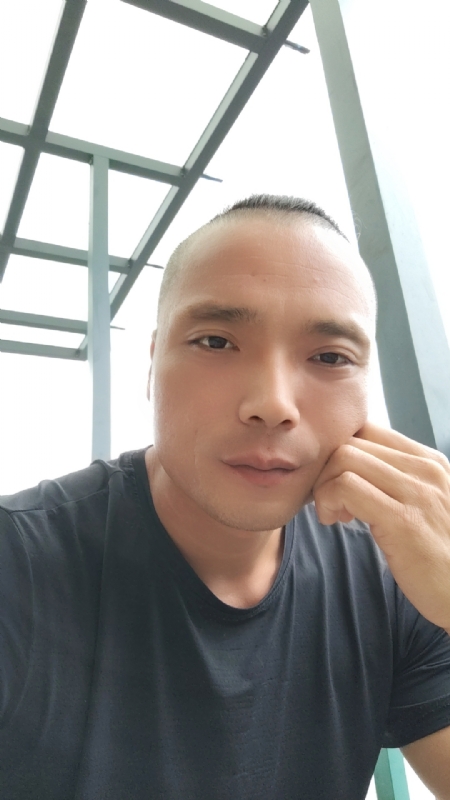 伯爵的第三张照片--厦门婚介网