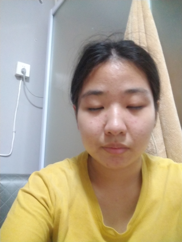 叶子的第一张照片--厦门婚介网