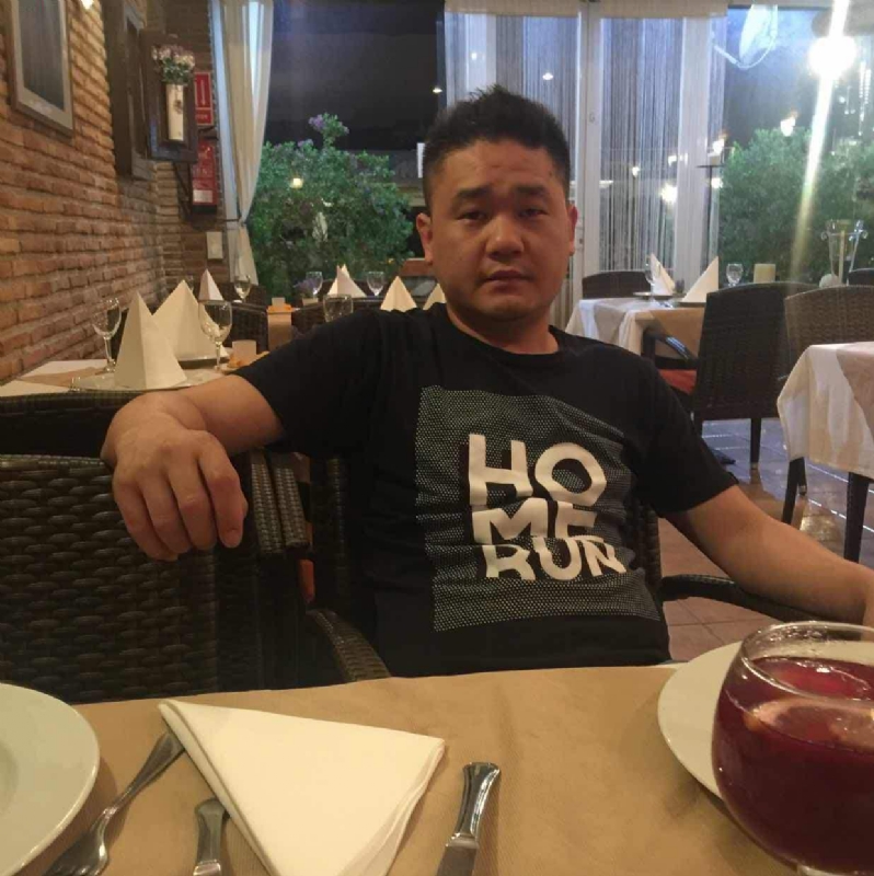 海外游子的第三张照片--厦门婚介网