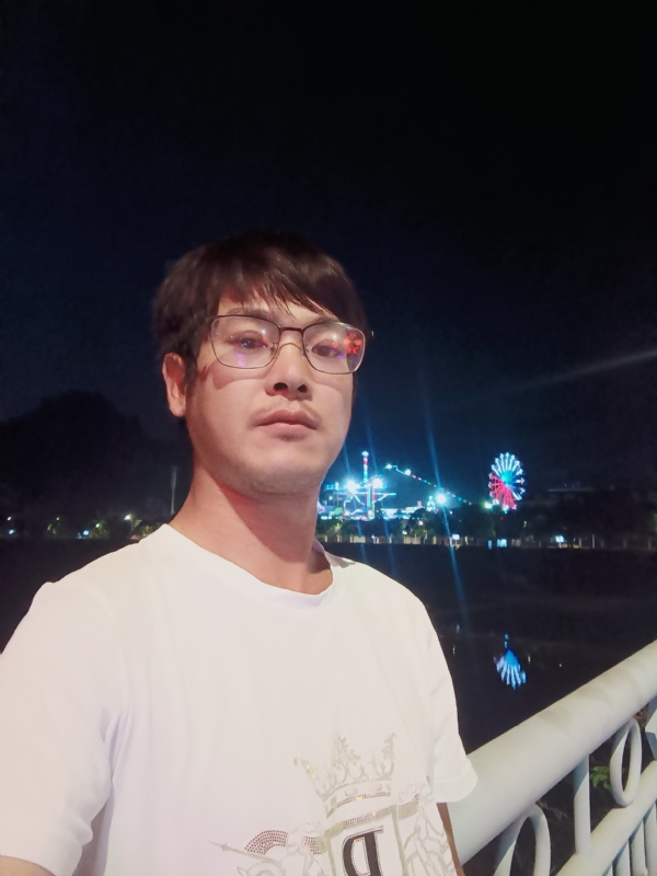 任豐的第一张照片--厦门婚介网