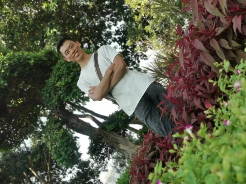 孤狼的第一张照片--厦门婚介网